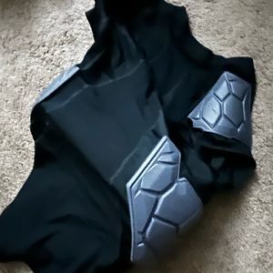 Nike pro compact hyper strong top